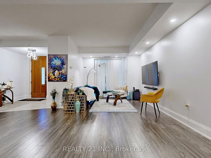 home for sale on TH 114-2800 Keele Street
