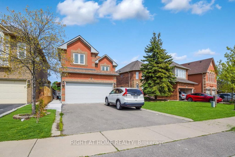 5 Creekwood Dr S, Brampton, L7A 1G6 | Image 3