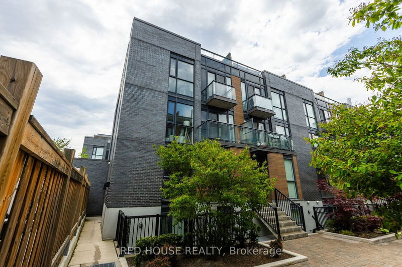 home for sale on 403-5 Sousa Mendes Street