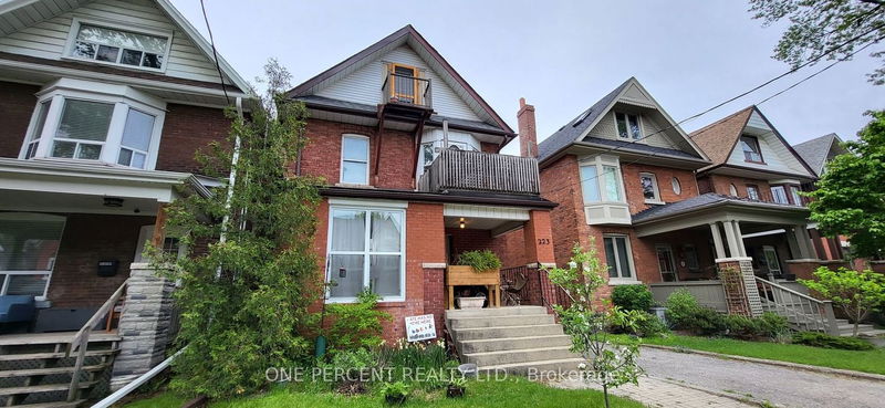 home for lease on 3-223 Fairview Avenue