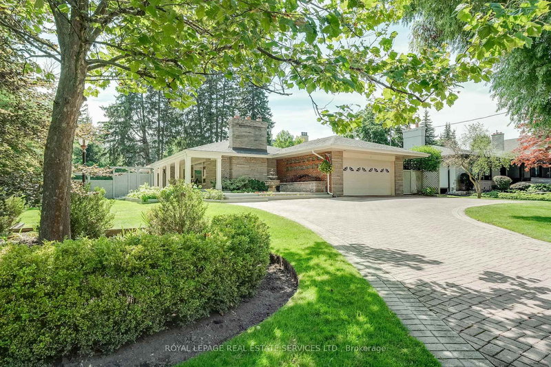 1123 Lakeshore Rd E, Oakville, L6J 1K9 | Image 2