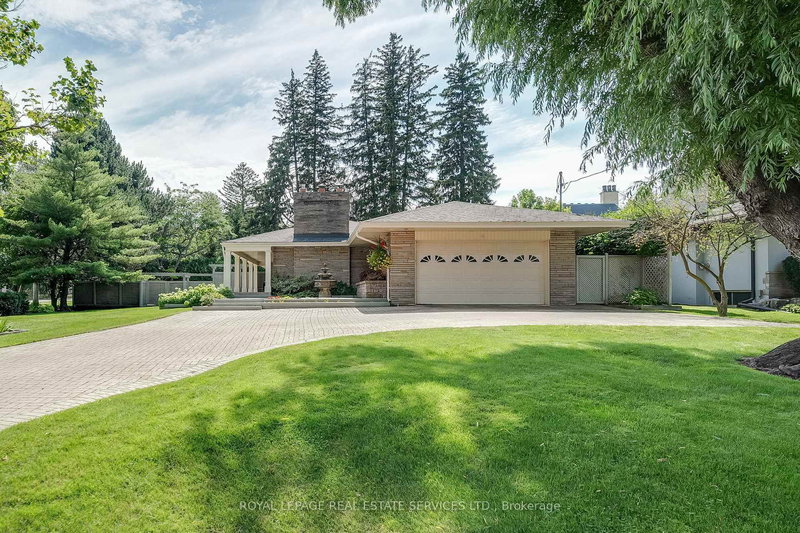 1123 Lakeshore Rd E, Oakville, L6J 1K9 | Image 3