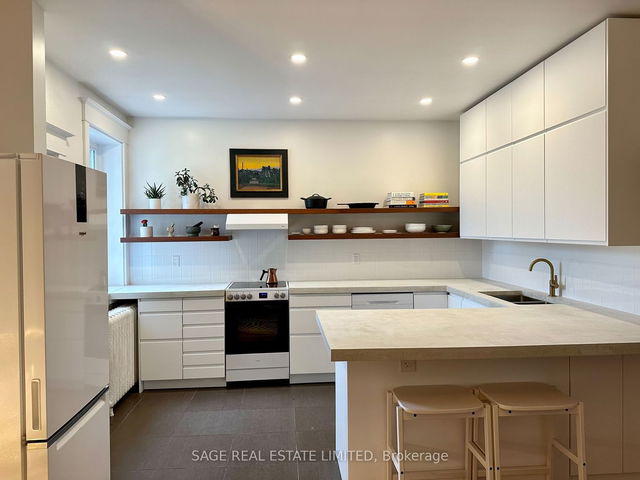 2 - 2184 Dundas Street