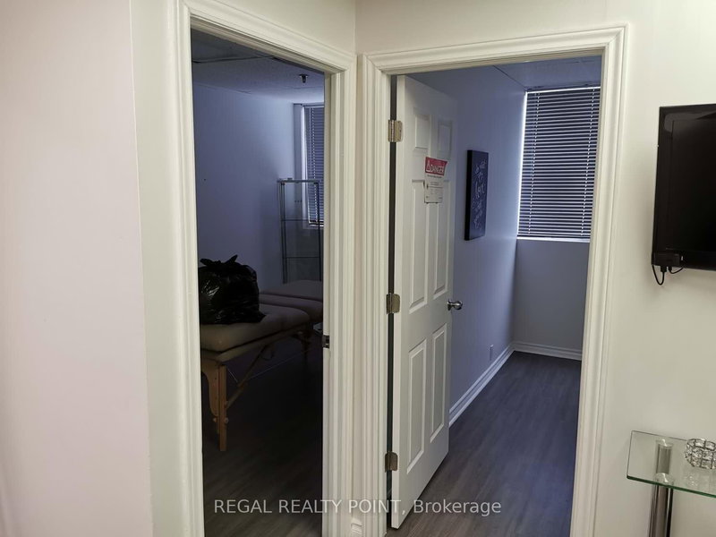 204 - 2428 Islington Ave, Toronto, M9W 3X8 | Image 2