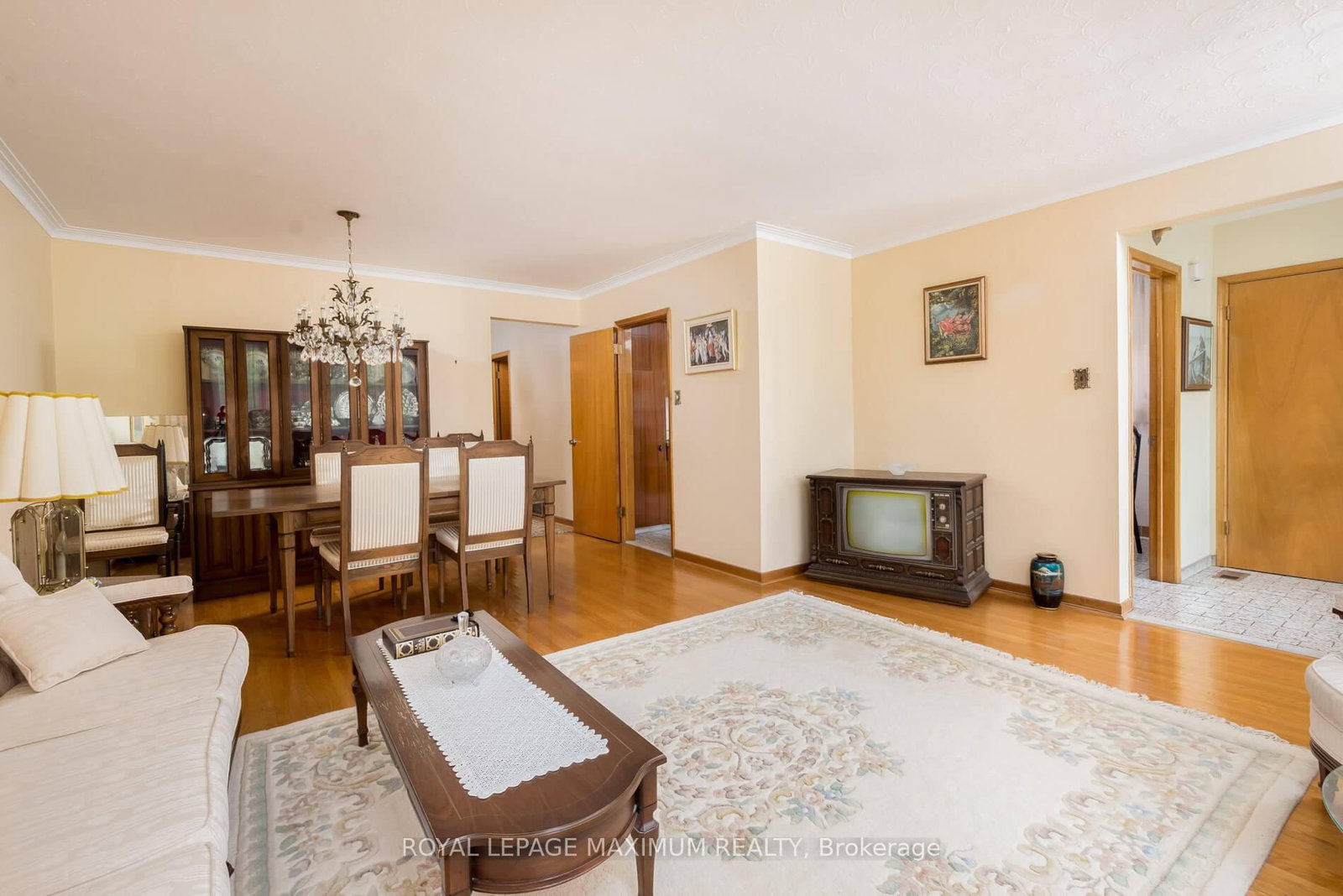 Listing Image 8