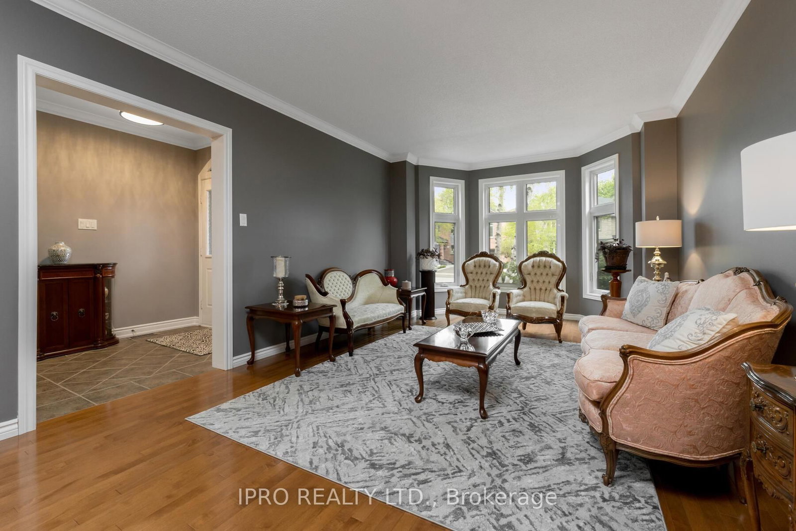 Listing Image 3