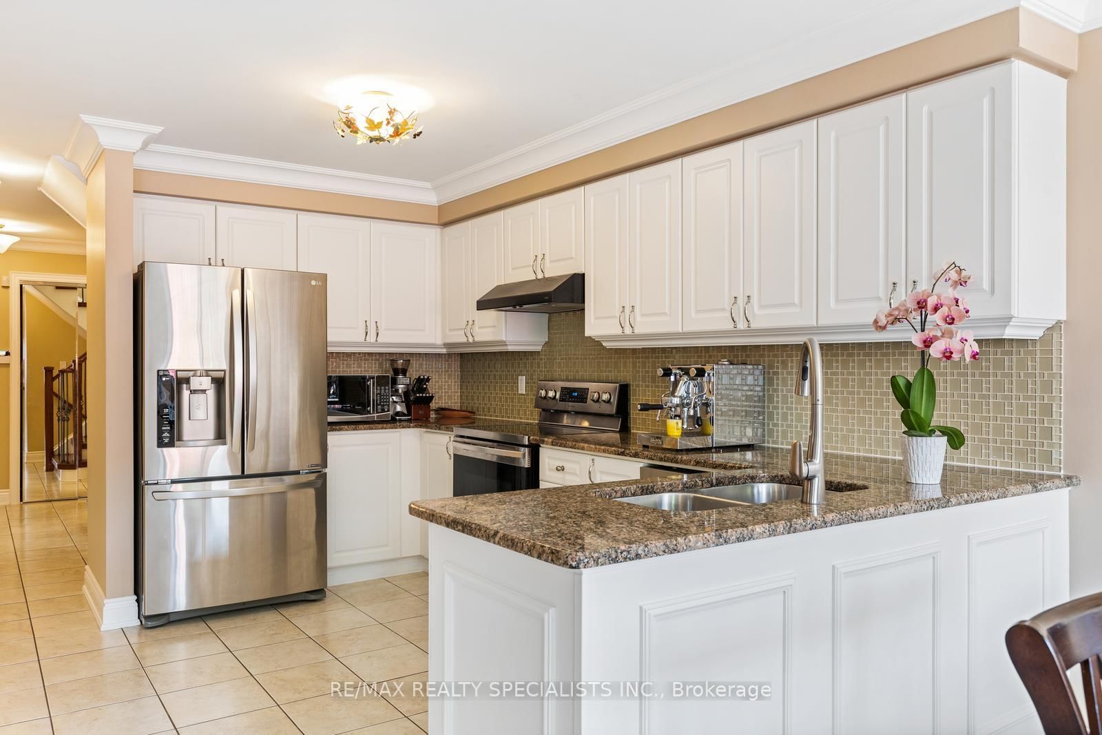Listing Image 10