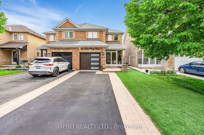 home for sale on 10 Twin Pines Crescent