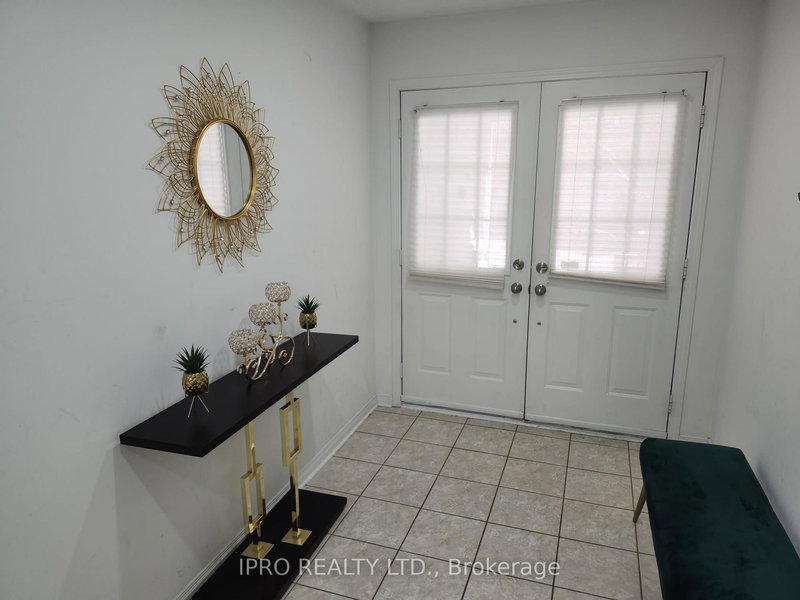 559 Candlestick Circ, Mississauga, L4Z 0B1 | Image 2