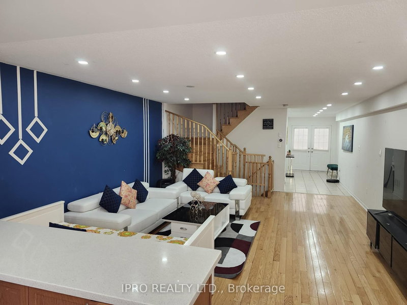 559 Candlestick Circ, Mississauga, L4Z 0B1 | Image 3