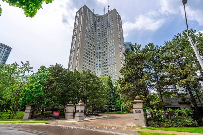 home for sale on 2907-3650 Kaneff Crescent