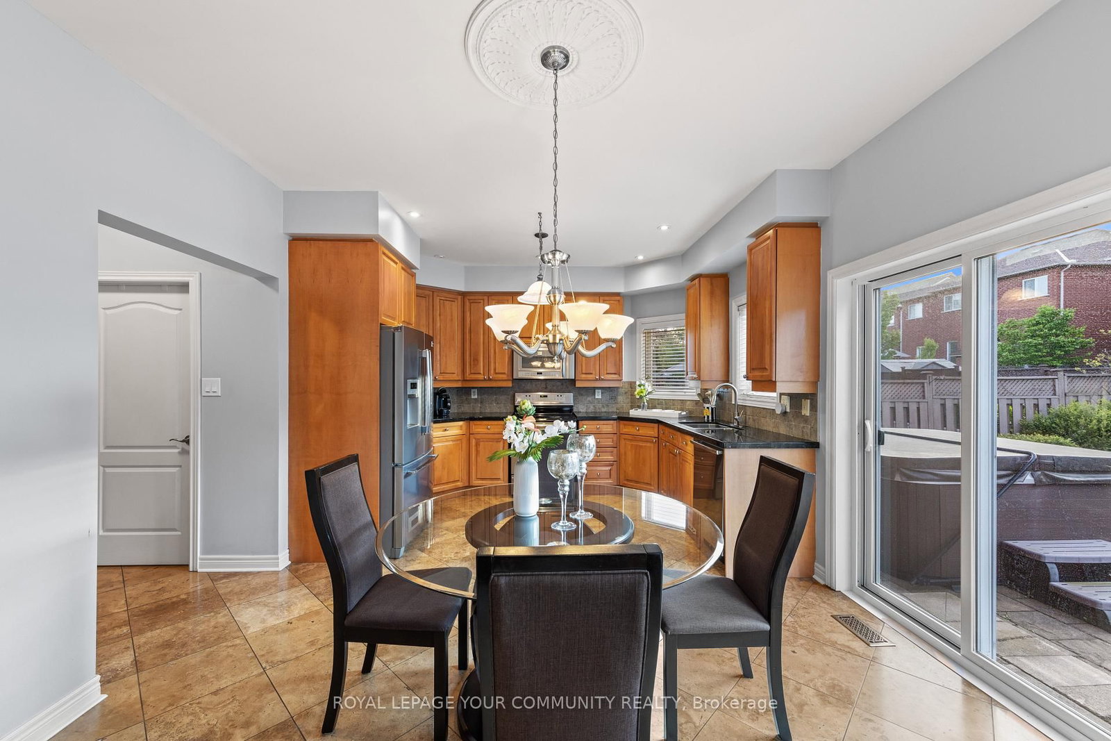 Listing Image 11