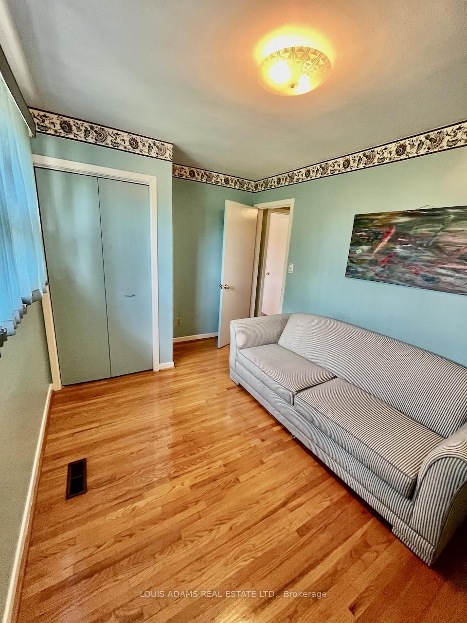 Listing Image 9