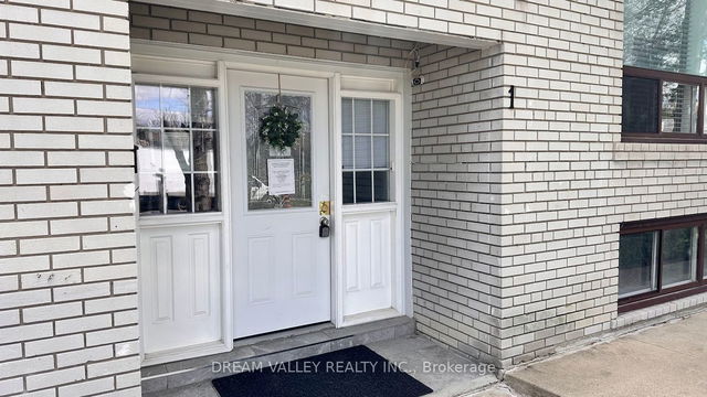 1 Stanwood Crescent