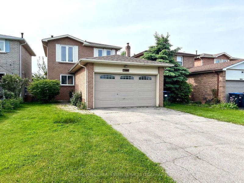 home for lease on 5856 Rayshaw Crescent