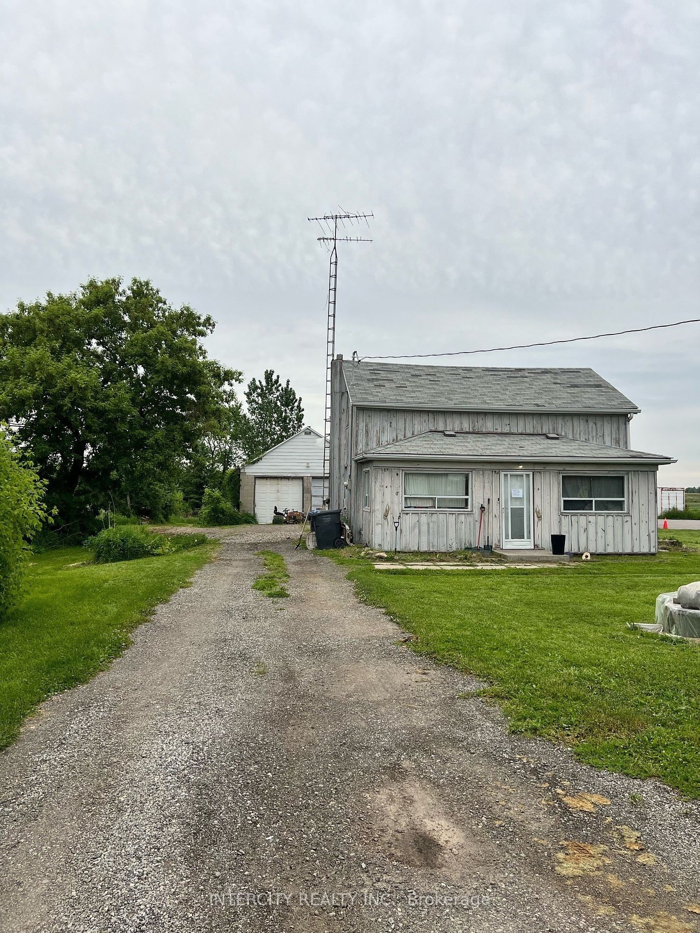 Listing Image 4