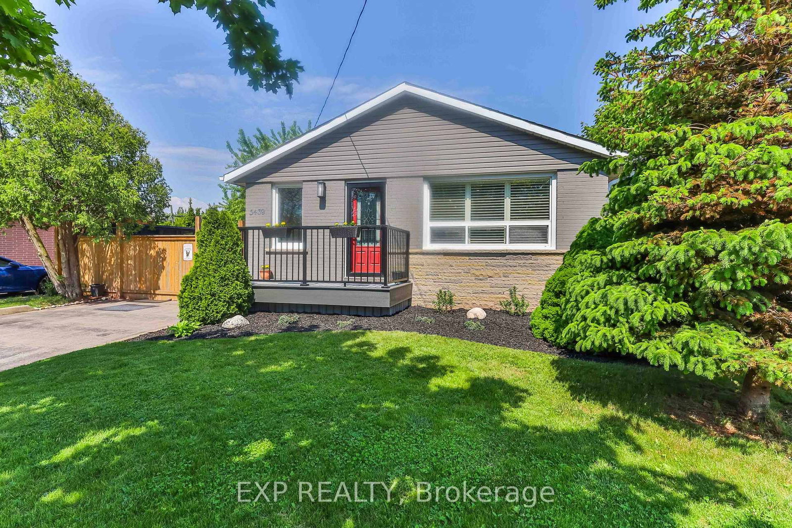 Listing Image 4