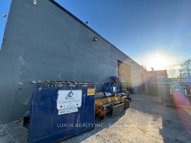 Unit B - 134 Millwick Dr, Toronto, M9L 1Y6 | Image 2