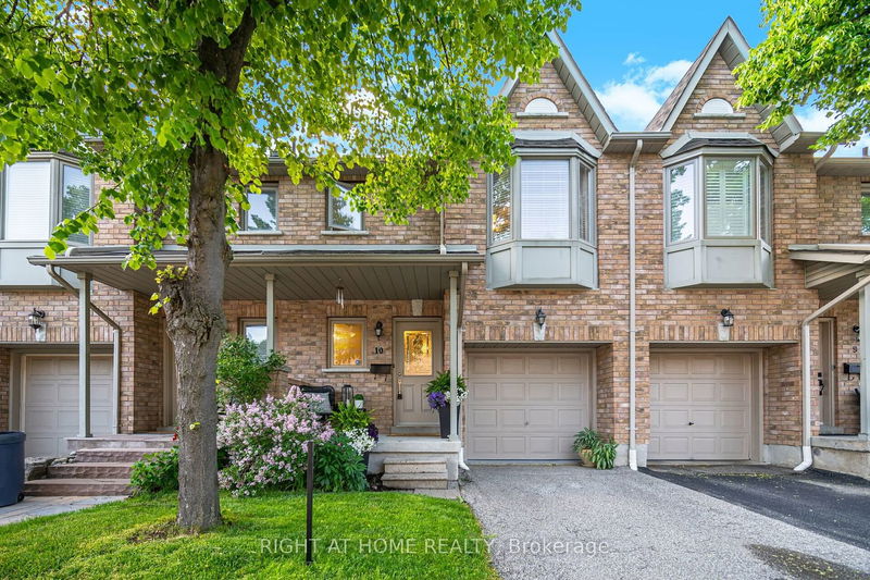 home for sale on 1385 Lakeshore Road W