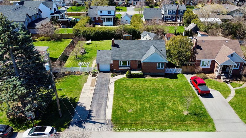home for sale on 944 North Shore Boulevard W