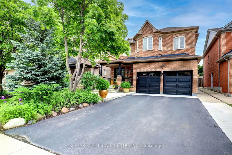 14 MASTERS GREEN Cres  Brampton, L7A 3K2 | Image 1