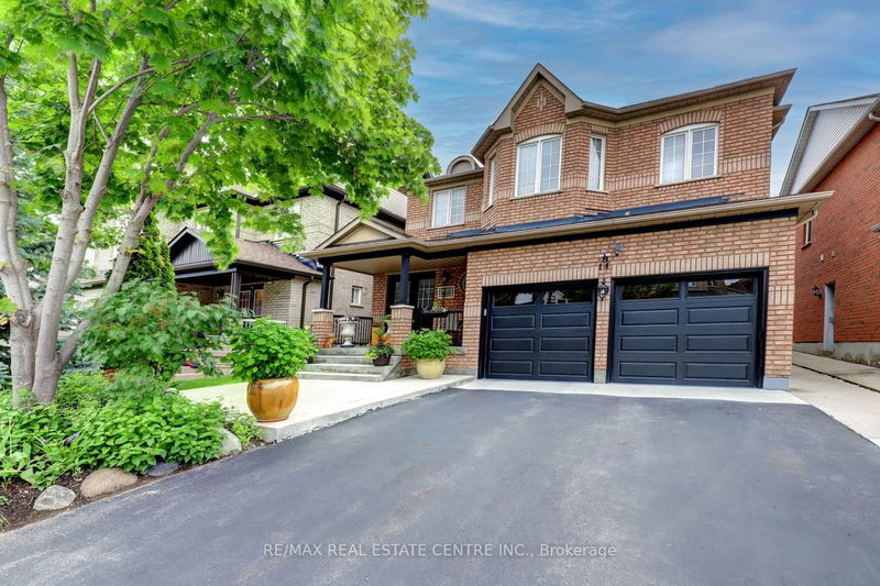 14 MASTERS GREEN Cres  Brampton, L7A 3K2 | Image 4