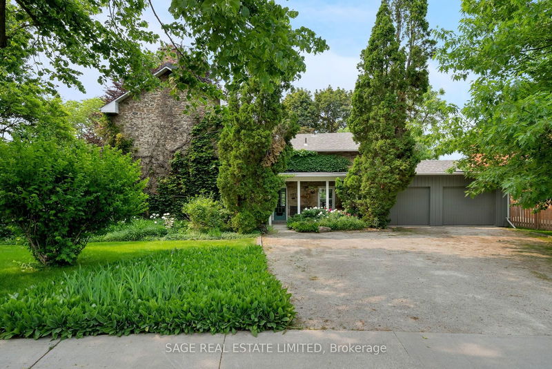 home for sale on 322 La Rose Avenue