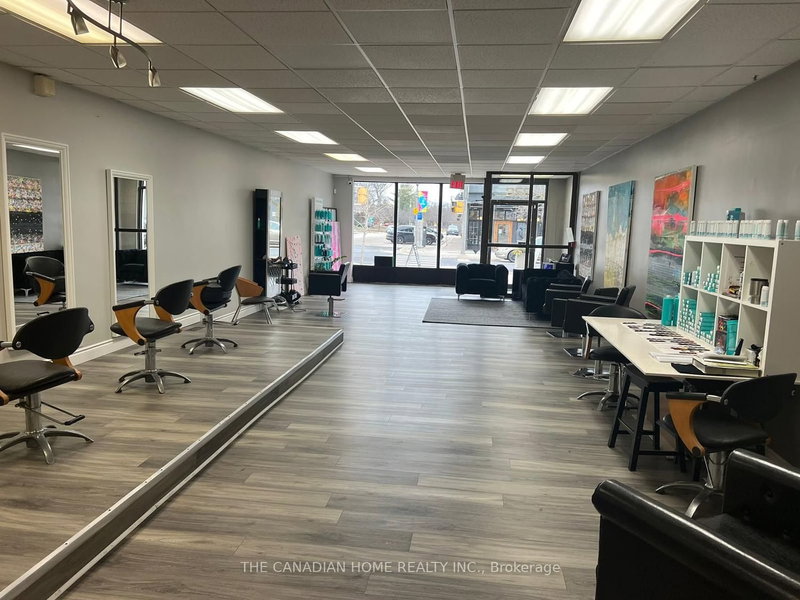 328 Kerr St, Oakville, L6K 3B5 | Image 2