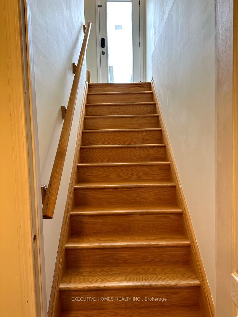 home for lease on 103 Baffin Crescent