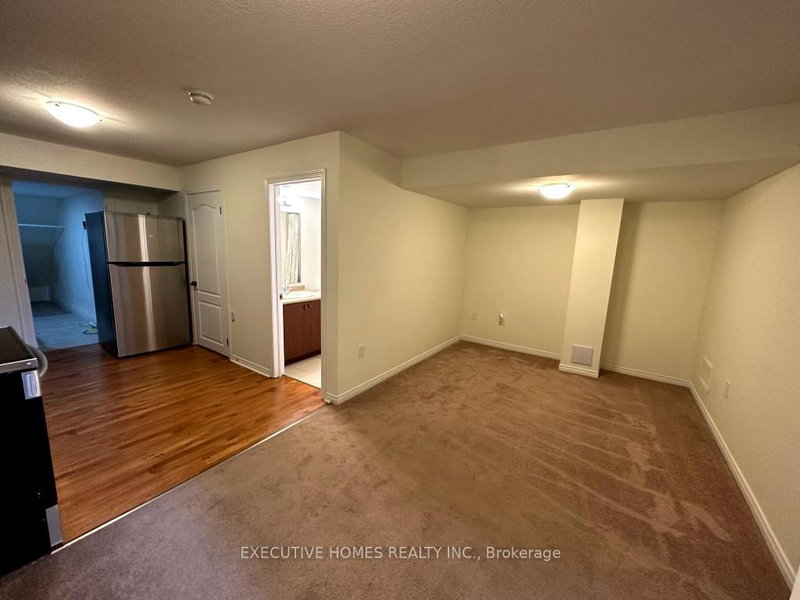 103 Baffin Cres, Brampton, L7A 0C7 | Image 2