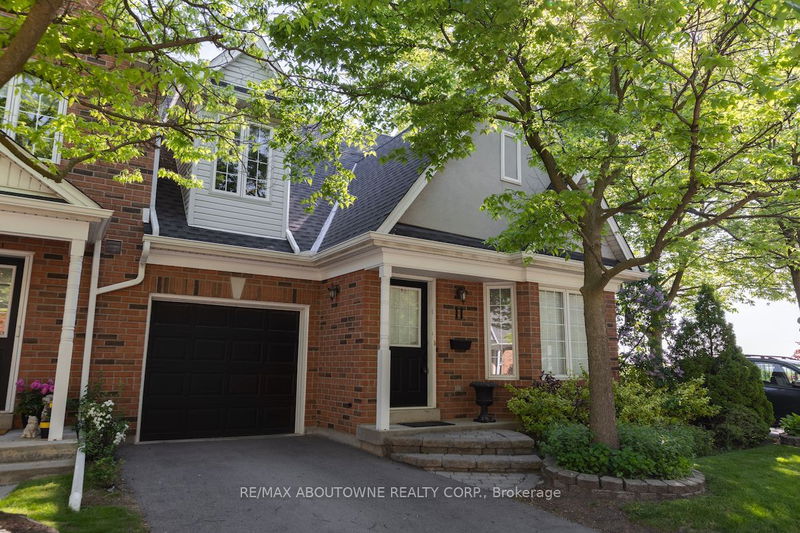 home for sale on 11-5427 Lakeshore Road W