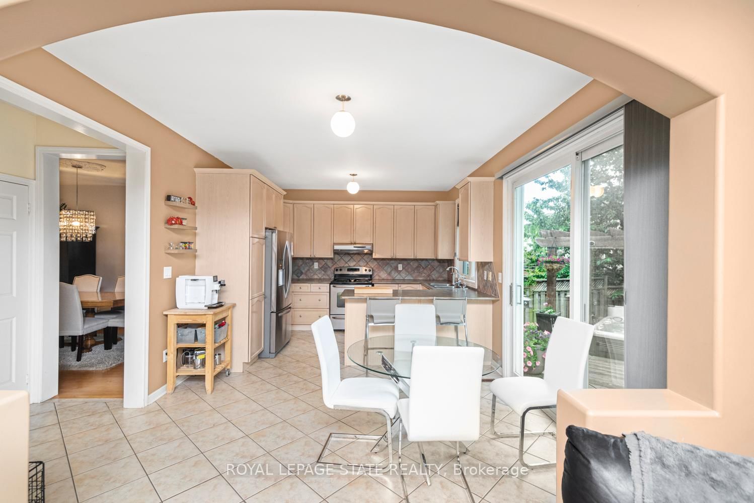 Listing Image 7