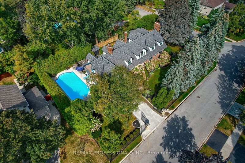home for sale on 1443 Bunsden Avenue