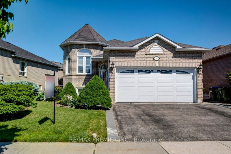 home for sale on 32 Albiwoods Trail