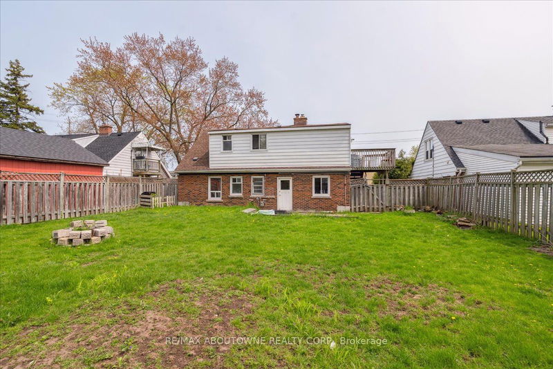 2077 Leighland Rd  Burlington, L7R 3S9 | Image 12