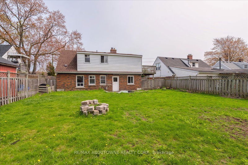 2077 Leighland Rd  Burlington, L7R 3S9 | Image 13