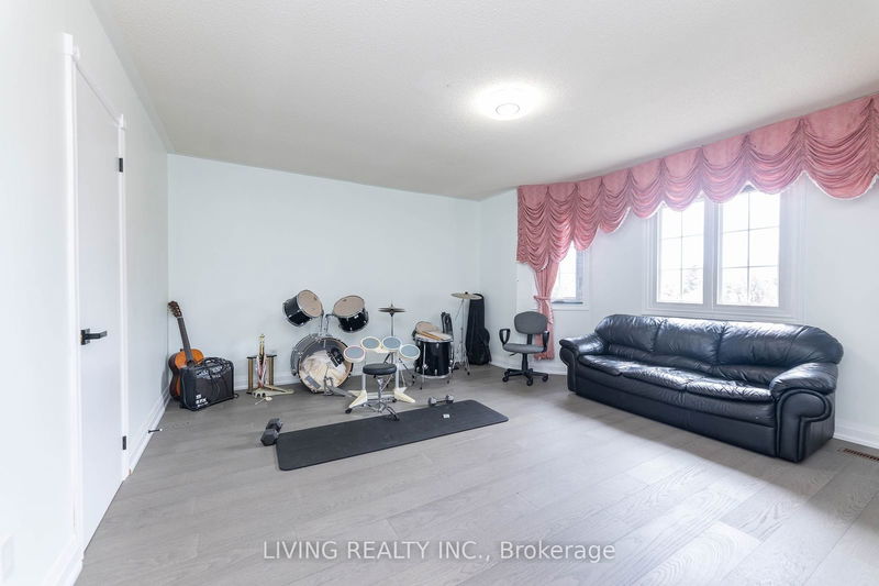 5049 Elderview Crt  Mississauga, L5M 5A9 | Image 16