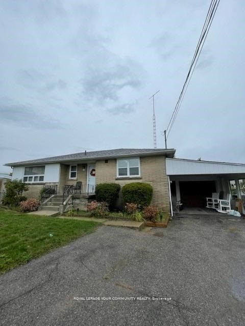 home for lease on Lower-42 Glen Belle Crescent