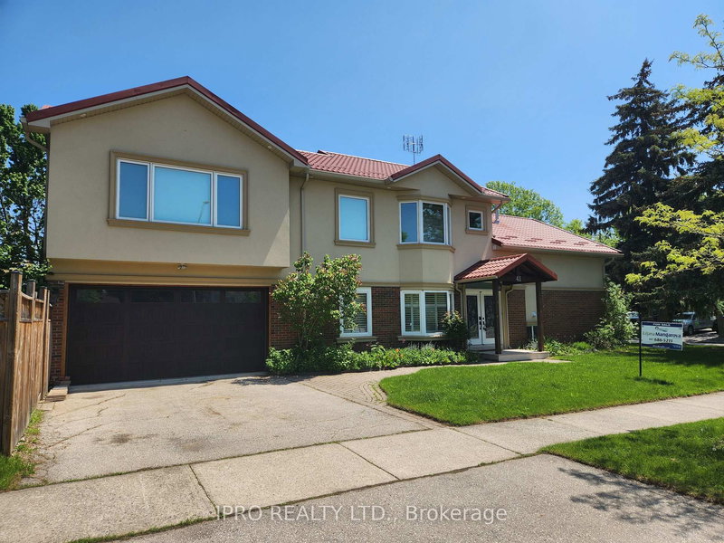 41 Bowshelm Crt, Mississauga, L5N 1K2 | Image 3