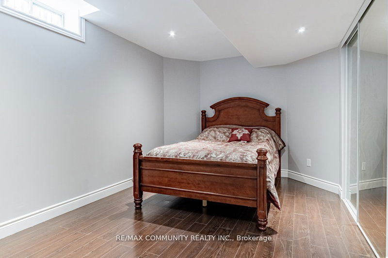 605 Matisse Pl  Mississauga, L5W 1K8 | Image 35