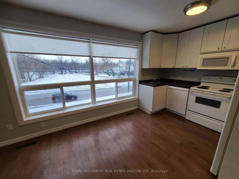 101 - 158 Mill St, Milton, L9T 1S2 | Image 2