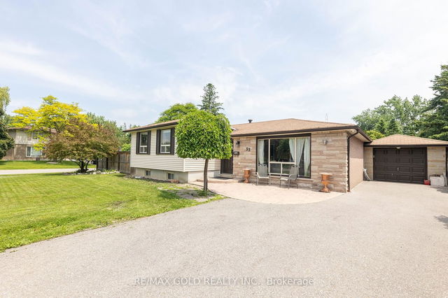 33 Deerfield Crescent