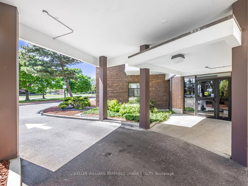 1007 - 3025 Queen Frederica Dr, Mississauga, L4Y 3A1 | Image 2