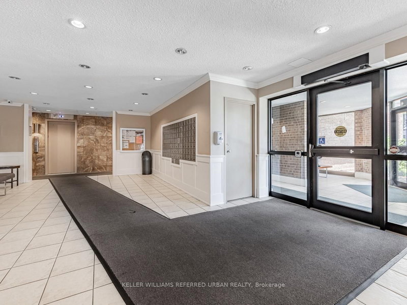 1007 - 3025 Queen Frederica Dr, Mississauga, L4Y 3A1 | Image 3