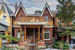 125 Macdonell Avenue