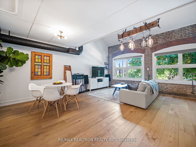 303 - 1100 Lansdowne Avenue