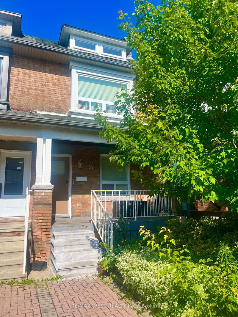 home for lease on Main-37 Sellers Avenue