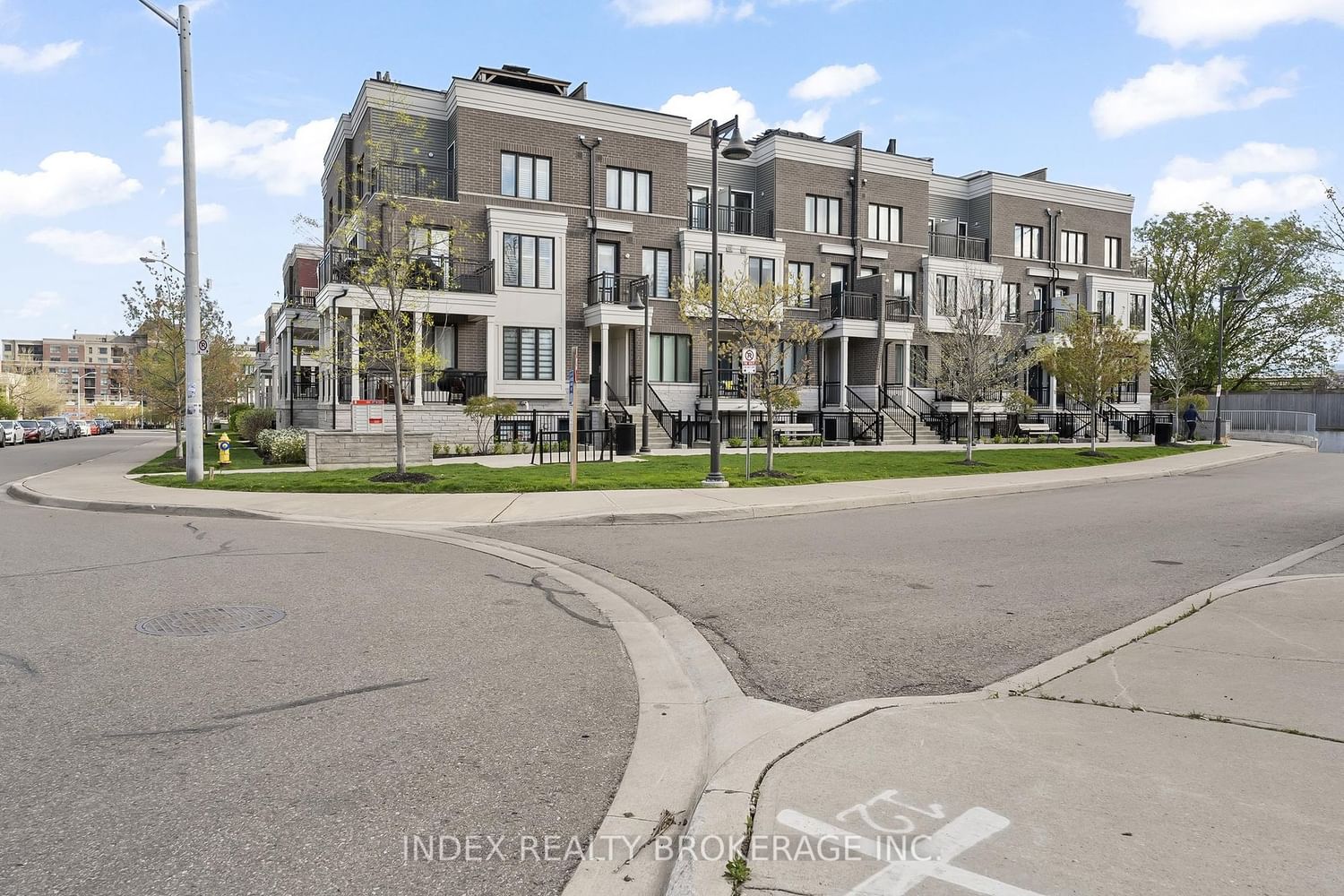 Townhouse sold at 14-150 Long Branch Avenue, Toronto, Long Branch, M8W 0B1 - MLS: W8407554