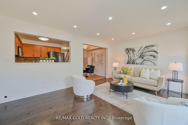 99 Spicebush Terr, Brampton, L6X 0J5 | Image 2