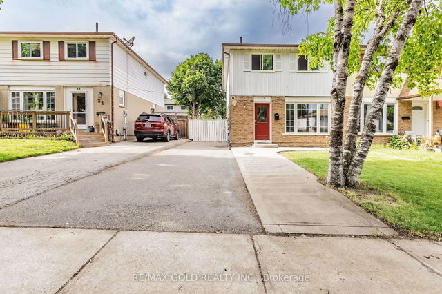 32 Chipwood Crescent